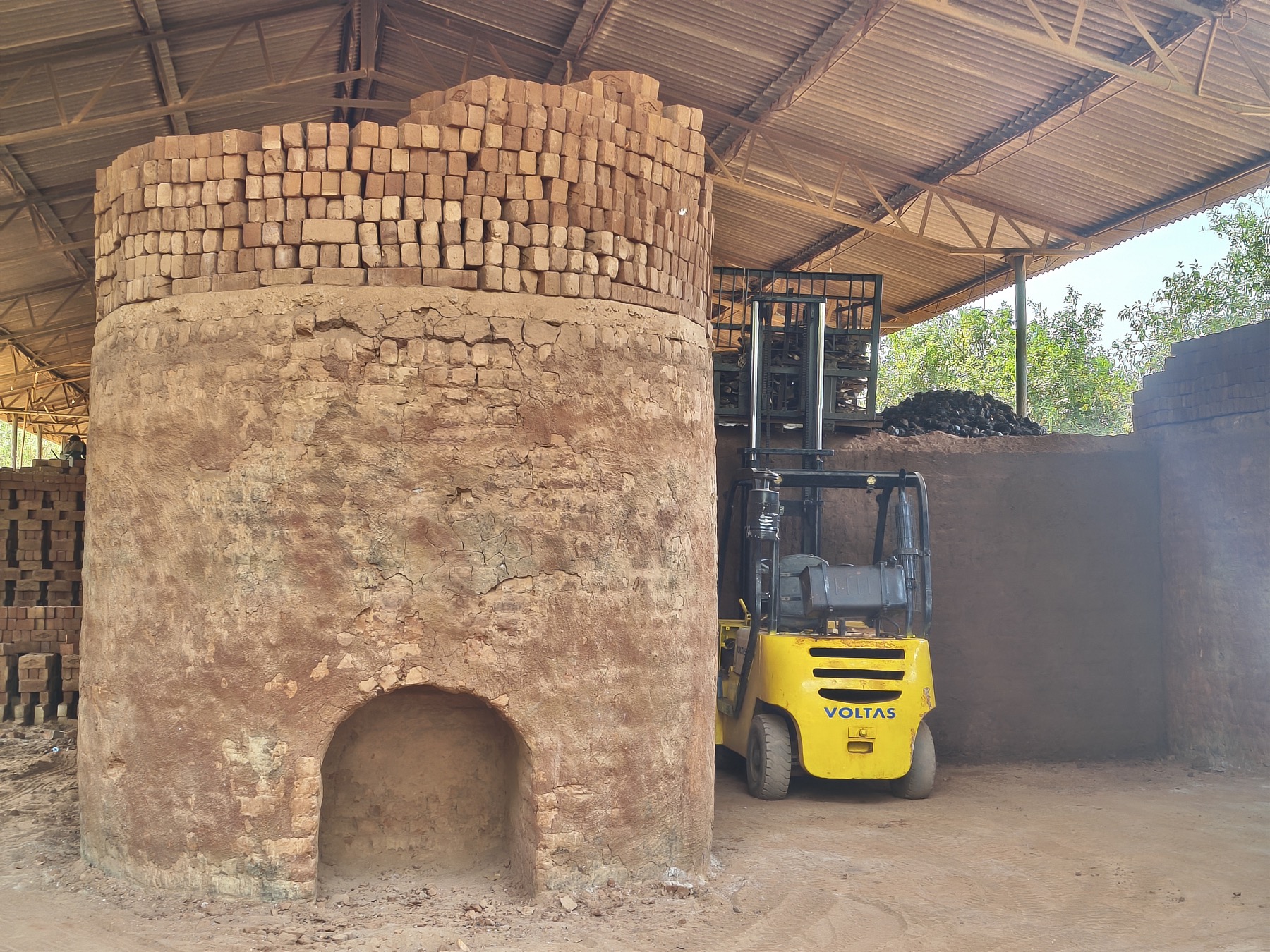 Traditional brick kiln at the Poolampatti facility